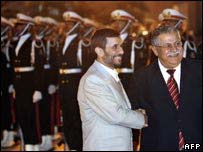 O presidente do Iraque, Jalal Talabani, e o presidente do Irã, Mahmoud Ahmadinejad