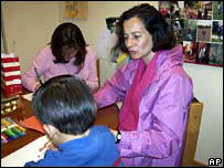 Clara Rojas se reencontra com o filho, Emmanuel