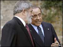 Lula e Silvio Berlusconi durante reunião na manhã desta terça-feira em Roma