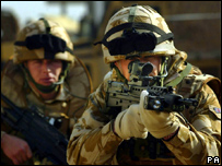 Cea mai mare parte a forţelor britanice asigură securitatea din jurul oraşului Basra