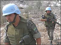 Soldados brasileiros em missão na cidade de Terre-Rouge, Haiti