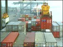 contêineres em cais do porto