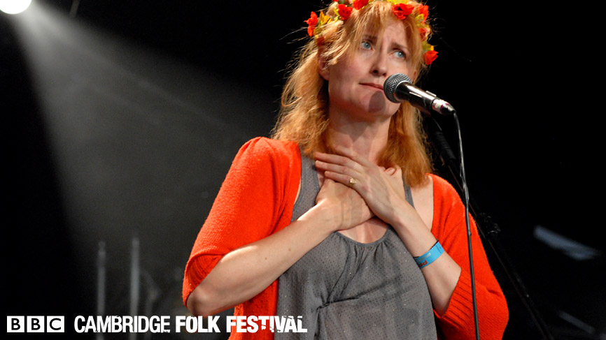 Eddi Reader takes the stage just after 4pm, soon to be joined by fellow female folk stars Heidi Talbot and Chris While.