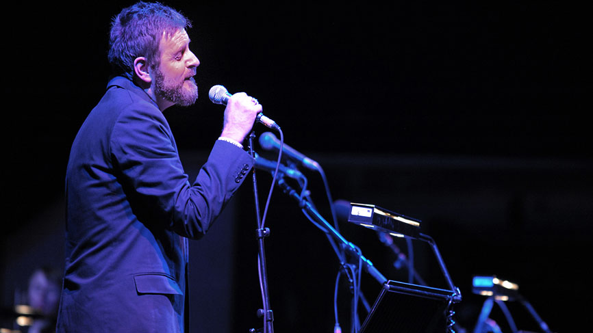 Green Gartside at Way to Blue - Songs of Nick Drake. Photo by Louis Decarlo