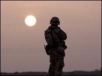 مزاحمت کارروں کے خوف سے بہت سے لوگ سکیورٹی فورسز کو چھوڑ رہے ہیں