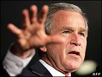 Ông Bush nói ông muốn dùng ngoại giao để giải quyết mâu thuẫn