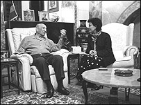 مينه بکتاش در کنار ظاهرشاه