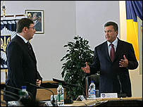 Луценко та Янукович під час представлення нового міністра МВС
