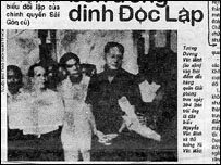 Hình từ Bảo tàng Cách mạng TPHCM đăng trên một tờ báo Việt Nam tháng Tư 1995