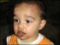 ماشوم د خاورې خوړلو پر مهال