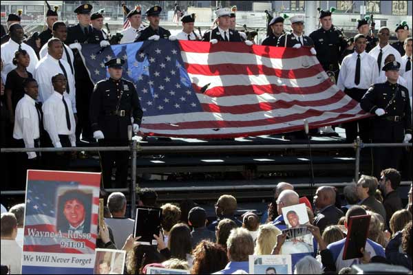 9/11 की बरसी पर श्रद्धांजलि