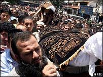 Corpos de soldados libaneses em Trípoli