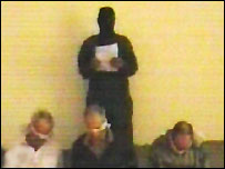 Únosce se třemi rukojmími - dvěma Američany a jedním Britem