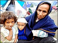 زلزله زدگان بی خانمان در مظفرآباد