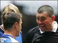 Jeff Winter refereeing c/o Empics