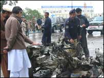 پشاور ایئرپورٹ کار بم دھماکہ