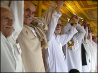 (بائیں سے) پونم کے رہنما عبدالحئی بلوچ اور محمود خان اچکزئی