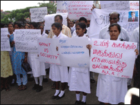 Protesting health workers