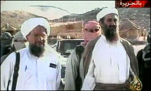 Ajmán Zaváhrí s Usámou bin Ládinem na jednom ze starších záběrů