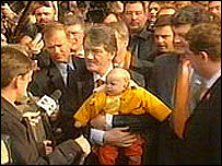 Віктор Ющенко на виборчій дільниці, фото УНІАН