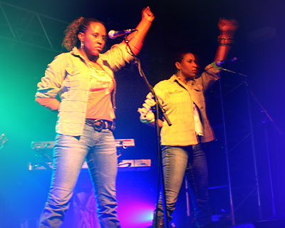 Singers Rovieta Fraser and Roselyn Williams