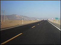 یک جاده در ولایت هرات که در سالهای اخیر بازسازی شده است (عکس از سایت هرات)