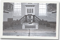 Y tu mewn i Gapel Soar