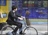 Nga Tokjo kemi kronikën e Roland Buerk.)