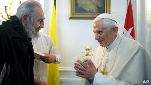 Bento 16 se reuniu com Fidel Castro durante sua visita a Cuba (AP)