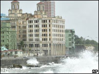 آثار توفان گوستاو در هاوانا