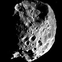 فيبی از نگاه کاسينی (عکس از ناسا)