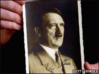 Hitler na vlastnoručně podepsané fotografii