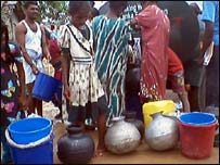 Waiting for water (photo Wasantha Chandrapala)