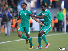 كالو أوتشي(يسار) وتاي تاييو