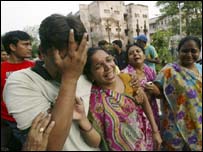 धमाकों में मारे गए लोगों के परिजन