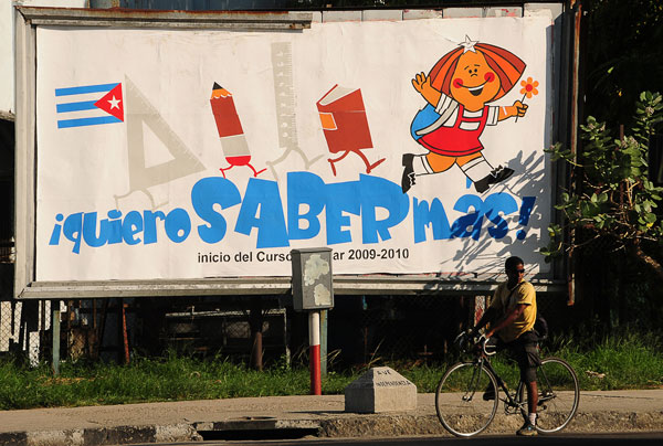 Cartel en Cuba (Foto: Raquel Pérez)