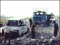 Xây đường giao thông ở VN