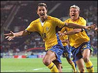 Ibrahimovic comemora o gol de empate da Suécia