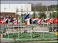 Bandeiras dos países da Otan, na sede da aliança em Bruxelas