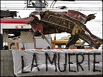 Výbuchy ve vlacích zabily na dvě stovky lidí