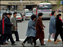 mexicanos na fronteira com os EUA