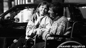 Люди у візках