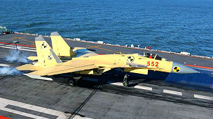 J-15 hạ cánh trên Liêu Ninh
