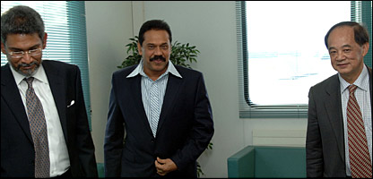 President Rajapaksa in Geneva with Ambassador Dayan Jayathilake (photo Sudath Silva)
