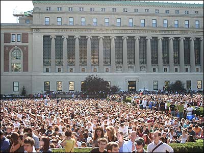 تظاهرات در محوطه و اطراف دانشگاه کلمبیای نیویورک در ارتباط با سخنرانی محمود احمدی نژاد