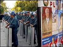 پليس ضد شورش در باکو