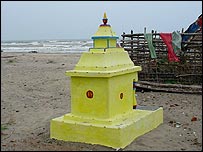 सूनामी स्मारक