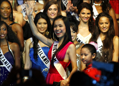 Hoa hậu hoàn vũ Việt Nam Nguyễn Thùy Lâm 