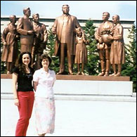 Statues kim il sung