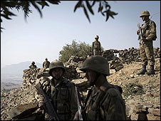 جنود باكستانيون